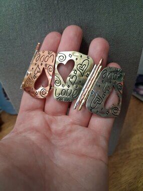 Stretchy "Love" bracelet